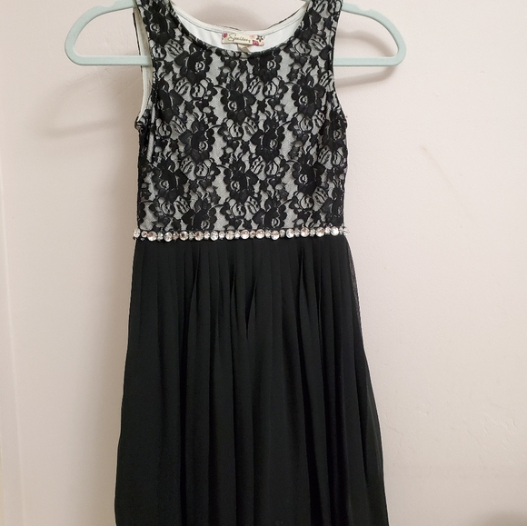 Speechless Other - 2 dresses bundle size 8/10